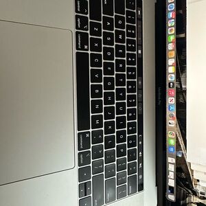 Apple MacBook Pro Laptop